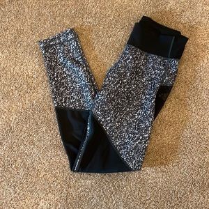 Adidas two-tone patterned leggings